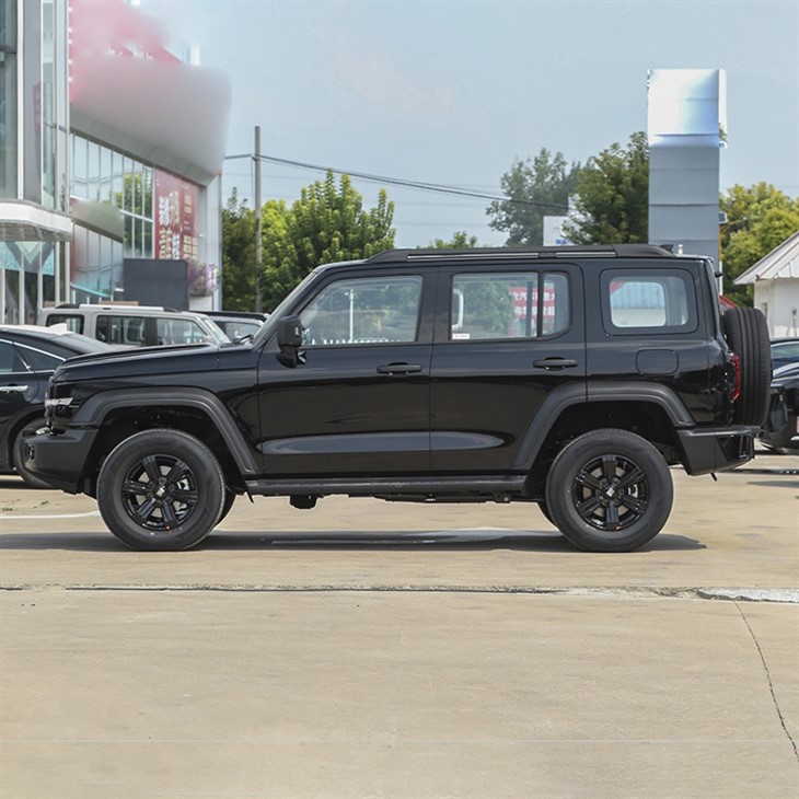 GWM Tank 300 off-road driving SUV