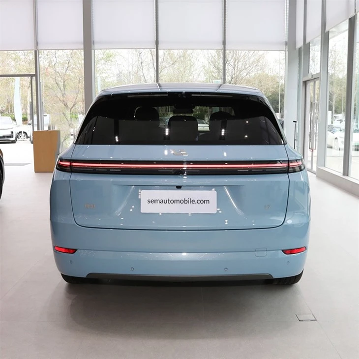 Lixiang L7 5-Seater Car with Extended Range