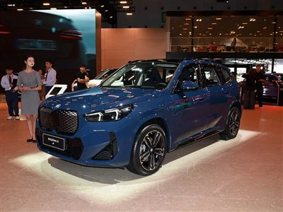 BMW IX{0}} مدل SUV الکتریکی