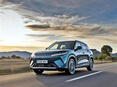 15 BYD راست-وسایل نقلیه دستی اکنون در بندر دبی انبار شده است، نیازی به انتظار نیست